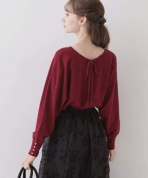 couture brooch（クチュールブローチ）の「【美シルエットニット】リボン2WAYフェイクパール袖ドルマンニット（ニット/セーター・レディース・アイボリー/ライトグレー/ブラック/ボルドー/グレー系4・38/42）」の8枚目の写真