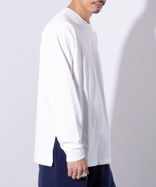 GEVACO（ゲバコ）の「【GEVACO/ゲバコ】ワンポイントロゴ クルーネック 長袖Tシャツ サイドスリット（Tシャツ/カットソー・メンズ・レッド/チャコールグレー/ホワイト/イエロー/オートミール・S/M/L）」の9枚目の写真