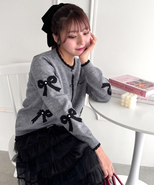 Loueme（ルエム）の「リボンジャガードバイカラーニットカーディガン（カーディガン/ボレロ・レディース・レッド/アイボリー/グレー・FREE）」の4枚目の写真