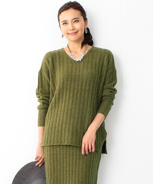 BEAMS LIGHTS Women's（ビームスライツ ウィメンズ）の「BEAMS LIGHTS / Vネックワイドリブ プルオーバー（ニット/セーター・レディース・オフホワイト/グレー/オリーブ・ONE SIZE）」の3枚目の写真