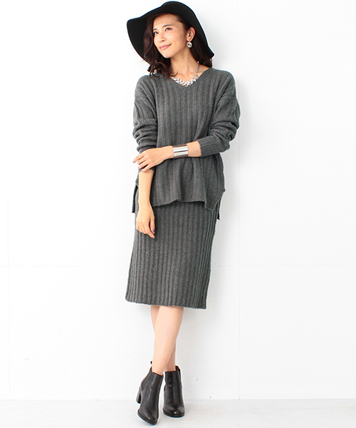 BEAMS LIGHTS Women's（ビームスライツ ウィメンズ）の「BEAMS LIGHTS / Vネックワイドリブ プルオーバー（ニット/セーター・レディース・オフホワイト/グレー/オリーブ・ONE SIZE）」の19枚目の写真