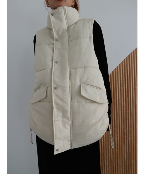 TRUNC（トランクエイティーエイト）の「Side Shirring Patted Vest（ダウンベスト・レディース・ブラック/アイボリー・FREE）」の12枚目の写真