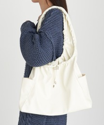 RAY CASSIN | 【A4ファイルも入る】ハートチャーム付シャーリングハンドルバック(ハンドバッグ)