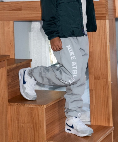 NIKE（ナイキ）の「ナイキ エア マックス SC キッズシューズ / Nike Air Max SC Little Kids' Shoes CZ5356-101 White（スニーカー・キッズ・ホワイト系その他3・16.5/17/17.5/18/18.5/19/19.5/20/20.5/21/21.5/22）」の2枚目の写真