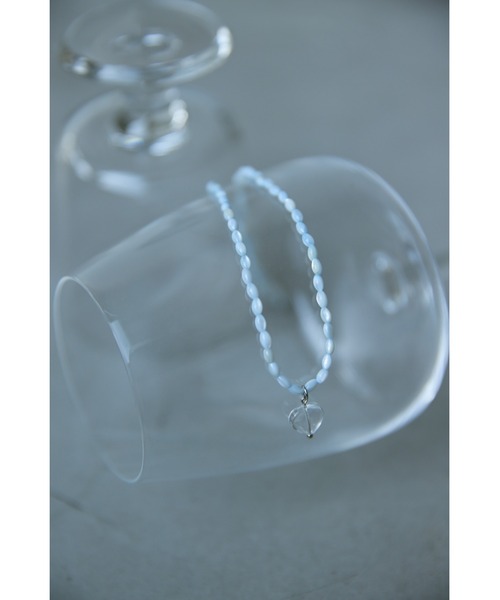 un/neu(アンノイ)の「カラービーズハートネックレス(ネックレス・レディース・グリーン/ホワイト/ブルー・FREE)」の6枚目の写真