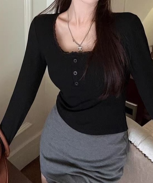 ViViDAY(ビビデー)の「【カップ付き】レース長袖インナートップス(Tシャツ/カットソー・レディース・ブラック/ホワイト/グレー・M)」の2枚目の写真