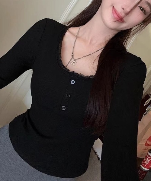 ViViDAY(ビビデー)の「【カップ付き】レース長袖インナートップス(Tシャツ/カットソー・レディース・ブラック/ホワイト/グレー・M)」の5枚目の写真