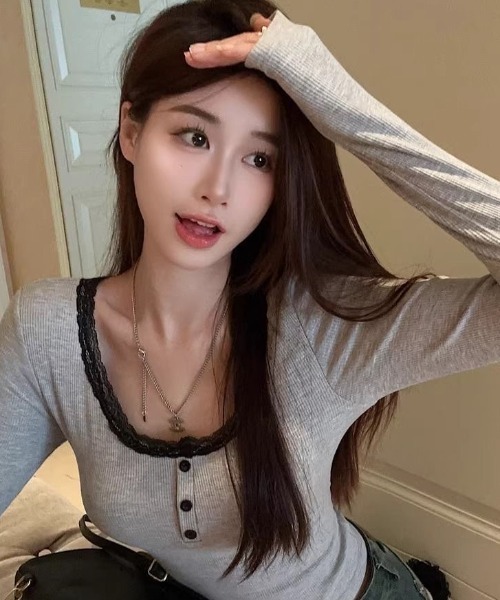 ViViDAY(ビビデー)の「【カップ付き】レース長袖インナートップス(Tシャツ/カットソー・レディース・ブラック/ホワイト/グレー・M)」の20枚目の写真