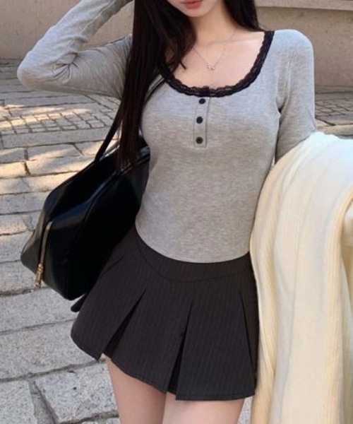 ViViDAY(ビビデー)の「【カップ付き】レース長袖インナートップス(Tシャツ/カットソー・レディース・ブラック/ホワイト/グレー・M)」の16枚目の写真