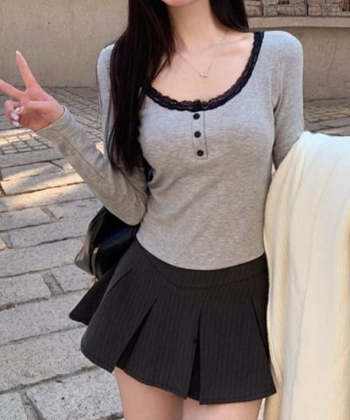 ViViDAY(ビビデー)の「【カップ付き】レース長袖インナートップス(Tシャツ/カットソー・レディース・ブラック/ホワイト/グレー・M)」の17枚目の写真