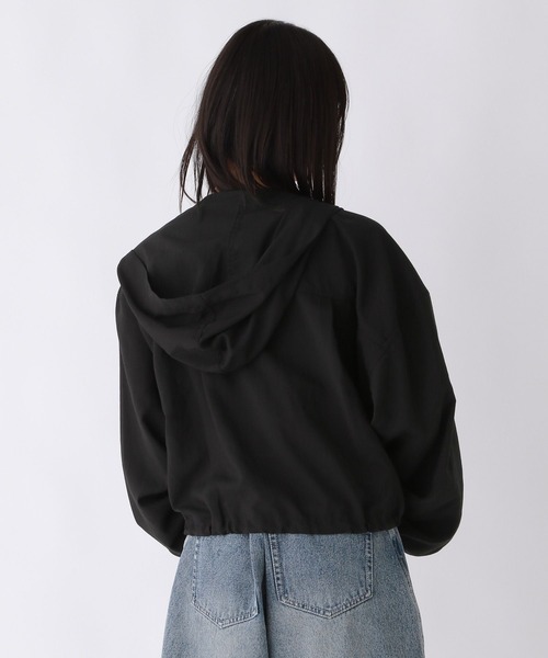 repipi armario（レピピ アルマリオ）の「【接触冷感/UVカット】スパンボイルショートパーカー（パーカー・キッズ・ホワイト/グレー/ブラック・SMALL/LARGE/MEDIUM）」の12枚目の写真