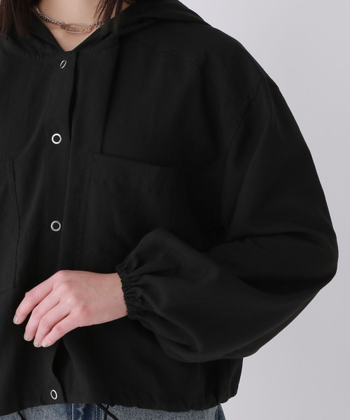 repipi armario（レピピ アルマリオ）の「【接触冷感/UVカット】スパンボイルショートパーカー（パーカー・キッズ・ホワイト/グレー/ブラック・SMALL/LARGE/MEDIUM）」の21枚目の写真