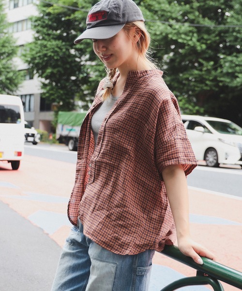 BEAMS BOY（ビームスボーイ）の「リネン チェック ショートスリーブ シャツ（シャツ/ブラウス・レディース・ブラック/グリーン/オレンジ・ONE SIZE）」の4枚目の写真