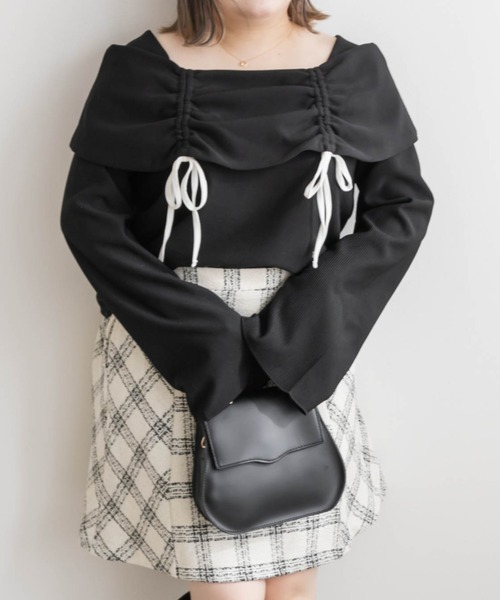 CLETTE(クレット)の「オフショル風ドロストリボンプルオーバー(Tシャツ/カットソー・レディース・チャコールグレー/アイボリー/ブラック・LL/3L/4L)」の1枚目の写真