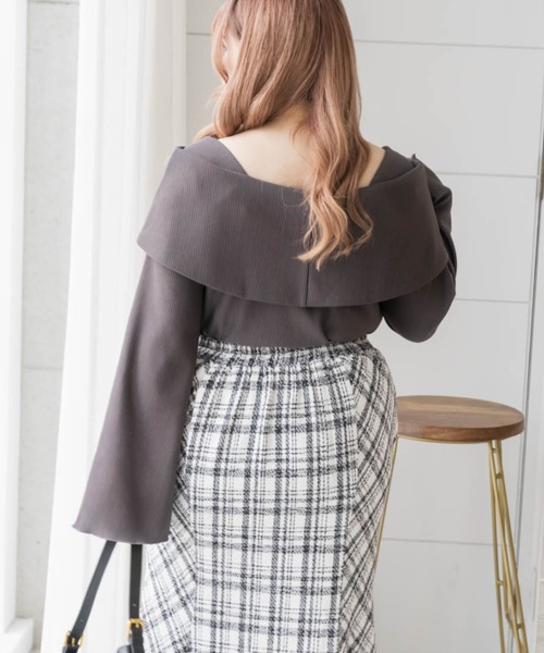 CLETTE(クレット)の「オフショル風ドロストリボンプルオーバー(Tシャツ/カットソー・レディース・チャコールグレー/アイボリー/ブラック・LL/3L/4L)」の13枚目の写真