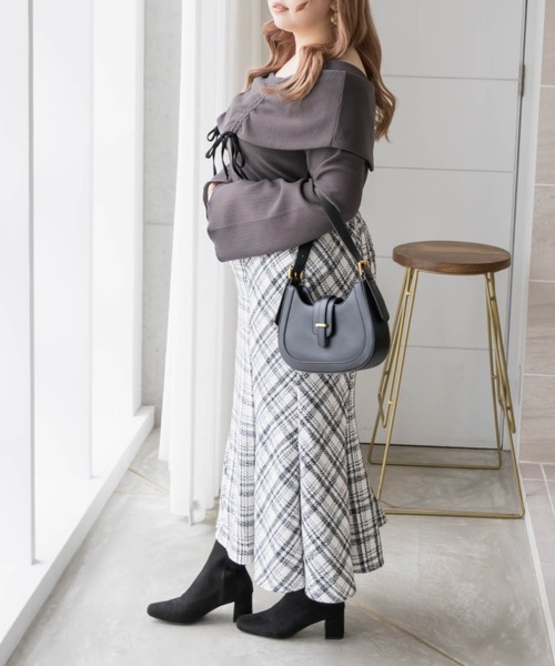 CLETTE(クレット)の「オフショル風ドロストリボンプルオーバー(Tシャツ/カットソー・レディース・チャコールグレー/アイボリー/ブラック・LL/3L/4L)」の12枚目の写真
