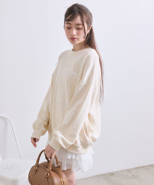 OSHIMA REI クルーネックスウェット パフスリーブ アイボリー OSHIMA REI クルーネックスウェット パフスリーブ アイボリー