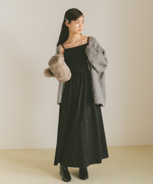 VANNIE U(ヴァニーユー)の「ラウンドカットビスチェデザインギャザーフレアキャミワンピース(ワンピース・レディース・ブラック/ホワイト/ブラウン/テラコッタ・FREE)」の17枚目の写真
