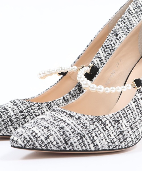 SEVEN TWELVE THIRTY（セヴントゥエルヴサーティー）の「スティレットヒールパールストラップﾊﾟﾝﾌﾟｽ（パンプス・レディース・ブラック/レッド系その他/グレイッシュベージュ/ブラック系その他・22cm/22.5cm/23cm/23.5cm/24cm/24.5cm）」の21枚目の写真