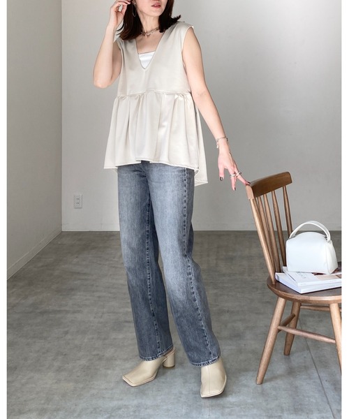 She's Closet(シーズクローゼット)の「深Vネックハイウエストタック切り替えフレアペプラムベストプルオーバー(ベスト・レディース・ブラック/ベージュ・FREE)」の16枚目の写真