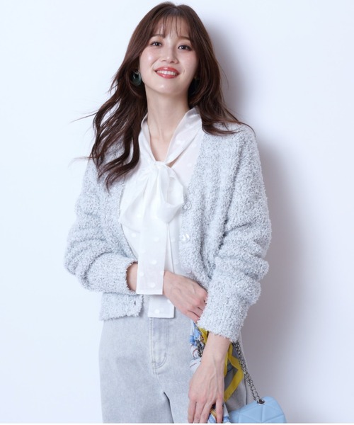 JUSGLITTY（ジャスグリッティー）の「リボンフェザーVネックカーデ