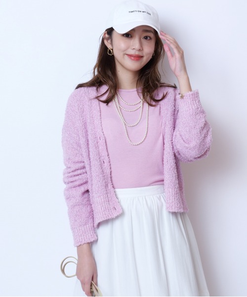 JUSGLITTY（ジャスグリッティー）の「リボンフェザーVネック