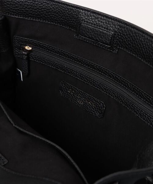 COLE HAAN（コールハーン）の「カリッサショルダーバッグ womens（ショルダーバッグ・レディース・ブラック・OSFA）」の4枚目の写真