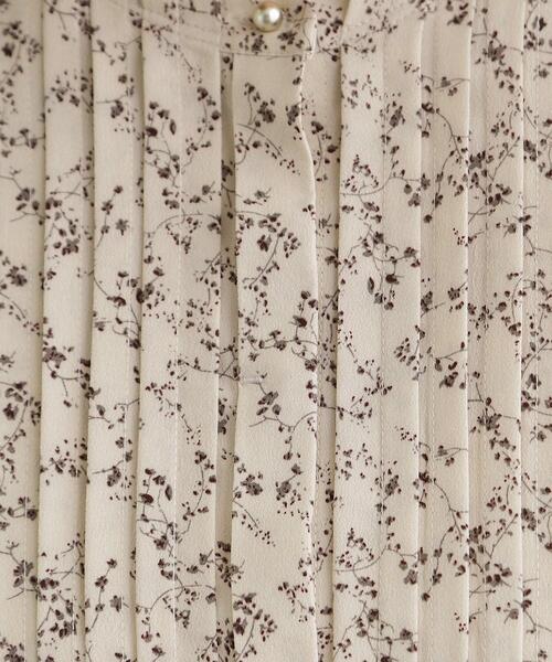 grove(グローブ)の「フロントタックフラワープリントワンピース(ワンピース・レディース・ブラック系/ベージュ系/ネイビー・02/01/03/04/05)」の11枚目の写真