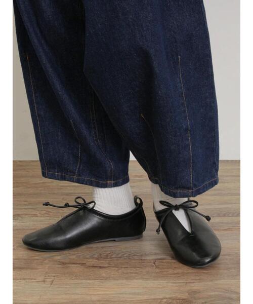 Samansa Mos2（サマンサ モスモス）の「リボンフラットシューズ（ドレスシューズ・レディース・ブラック/ベージュ/レッド・XL/L/M/S）」の2枚目の写真