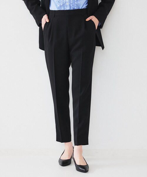 UNTITLED（アンタイトル）の「【接触冷感/UV/セットアップ可能】ライトウェイト タックテーパードパンツ（その他パンツ・レディース・ベージュ/ブラック/チャコールグレー・00/01/02/03/04/42/44/46/48/50）」の10枚目の写真