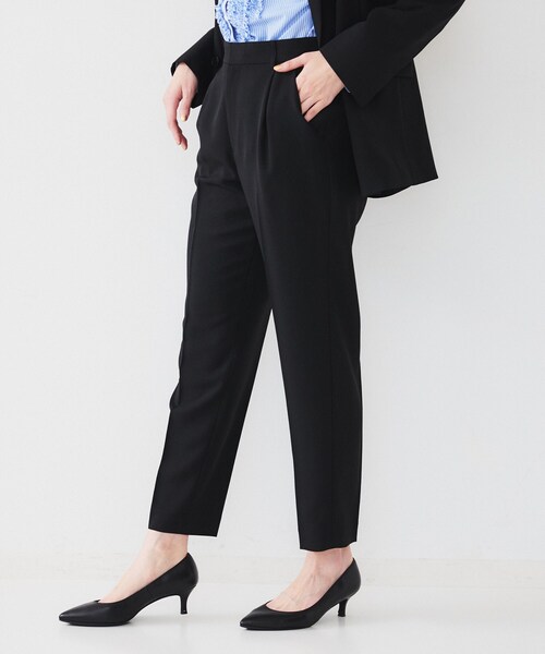 UNTITLED（アンタイトル）の「【接触冷感/UV/セットアップ可能】ライトウェイト タックテーパードパンツ（その他パンツ・レディース・ベージュ/ブラック/チャコールグレー・00/01/02/03/04/42/44/46/48/50）」の11枚目の写真