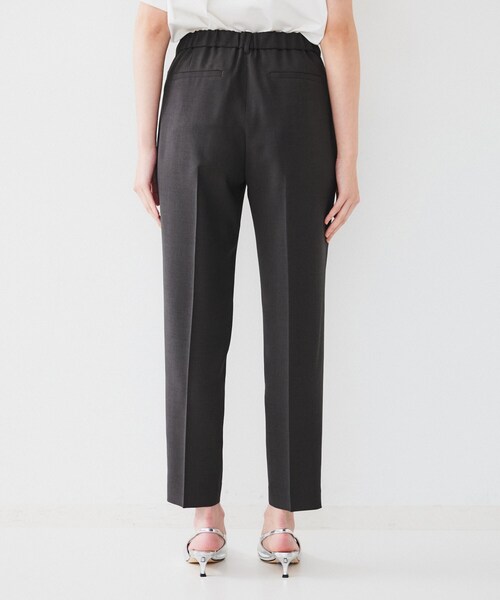 UNTITLED（アンタイトル）の「【接触冷感/UV/セットアップ可能】ライトウェイト タックテーパードパンツ（その他パンツ・レディース・ベージュ/ブラック/チャコールグレー・00/01/02/03/04/42/44/46/48/50）」の21枚目の写真