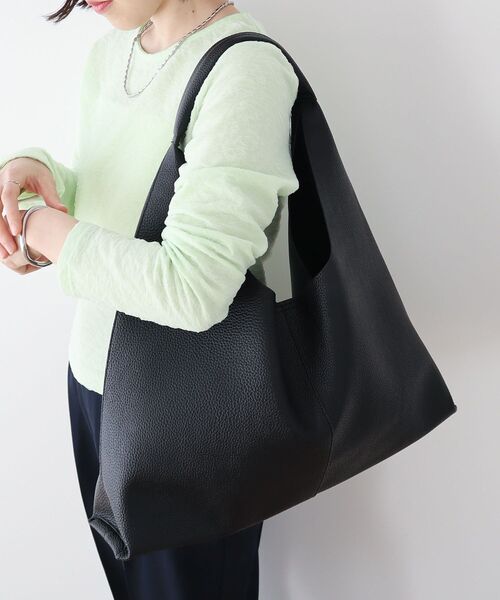 Green Parks(グリーンパークス)の「・QUON 軽量トライアングルトート(ハンドバッグ・レディース・チャコールグレー/ブラック/イエロー/グレイッシュベージュ・FREE)」の6枚目の写真