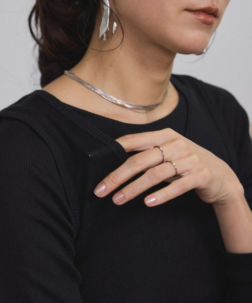 SALON adam et rope'（サロン アダム エ ロペ）の「Hug Silk ラウンドネックプルオーバー（Tシャツ/カットソー・レディース・ブラック/ネイビー/オフホワイト・FREE）」の11枚目の写真