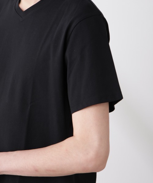 NANO universe(ナノユニバース)の「WEB限定/ジャケT(R) Vネック 半袖(Tシャツ/カットソー・メンズ・ホワイト/ブラック・S/M/L/XL)」の20枚目の写真