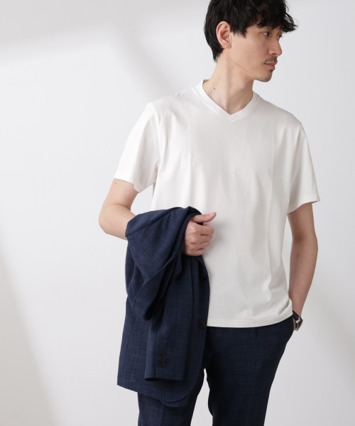 NANO universe(ナノユニバース)の「WEB限定/ジャケT(R) Vネック 半袖(Tシャツ/カットソー・メンズ・ホワイト/ブラック・S/M/L/XL)」の12枚目の写真