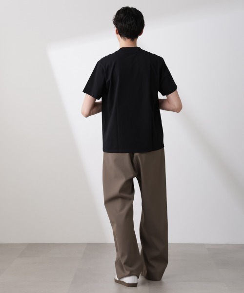 NANO universe(ナノユニバース)の「WEB限定/ジャケT(R) Vネック 半袖(Tシャツ/カットソー・メンズ・ホワイト/ブラック・S/M/L/XL)」の7枚目の写真