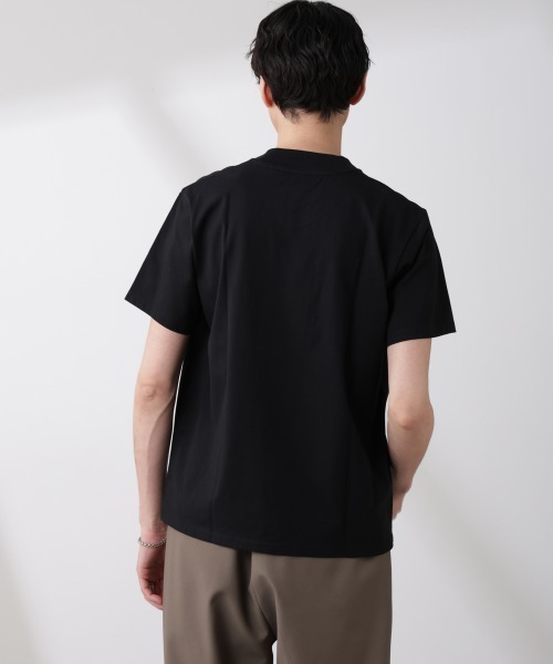 NANO universe(ナノユニバース)の「WEB限定/ジャケT(R) Vネック 半袖(Tシャツ/カットソー・メンズ・ホワイト/ブラック・S/M/L/XL)」の3枚目の写真