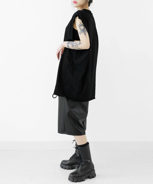 minsobi（ミンソビ）の「ダメージBIGノースリーブトップス  ユニセックス  ボクシーシルエット ノースリーブ（Tシャツ/カットソー・メンズ・アイボリー/ブラック・FREE）」の7枚目の写真