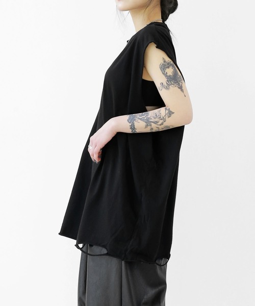 minsobi（ミンソビ）の「ダメージBIGノースリーブトップス  ユニセックス  ボクシーシルエット ノースリーブ（Tシャツ/カットソー・メンズ・アイボリー/ブラック・FREE）」の14枚目の写真
