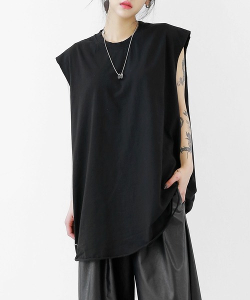 minsobi（ミンソビ）の「ダメージBIGノースリーブトップス  ユニセックス  ボクシーシルエット ノースリーブ（Tシャツ/カットソー・メンズ・アイボリー/ブラック・FREE）」の11枚目の写真