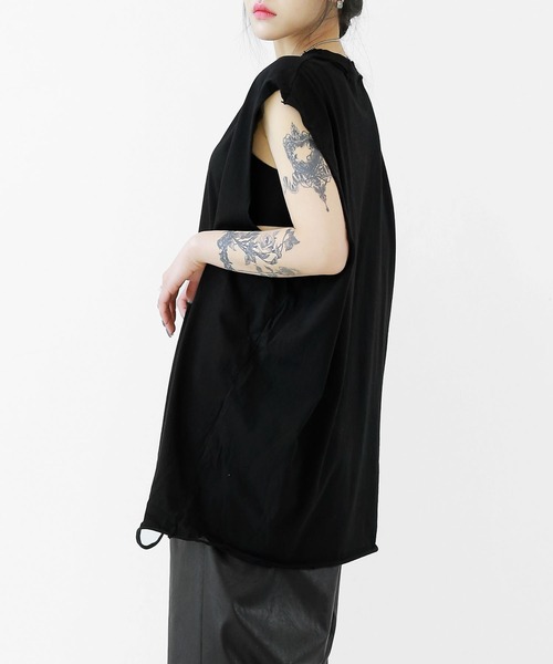 minsobi（ミンソビ）の「ダメージBIGノースリーブトップス  ユニセックス  ボクシーシルエット ノースリーブ（Tシャツ/カットソー・メンズ・アイボリー/ブラック・FREE）」の12枚目の写真