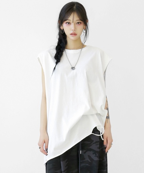 minsobi（ミンソビ）の「ダメージBIGノースリーブトップス  ユニセックス  ボクシーシルエット ノースリーブ（Tシャツ/カットソー・メンズ・アイボリー/ブラック・FREE）」の15枚目の写真