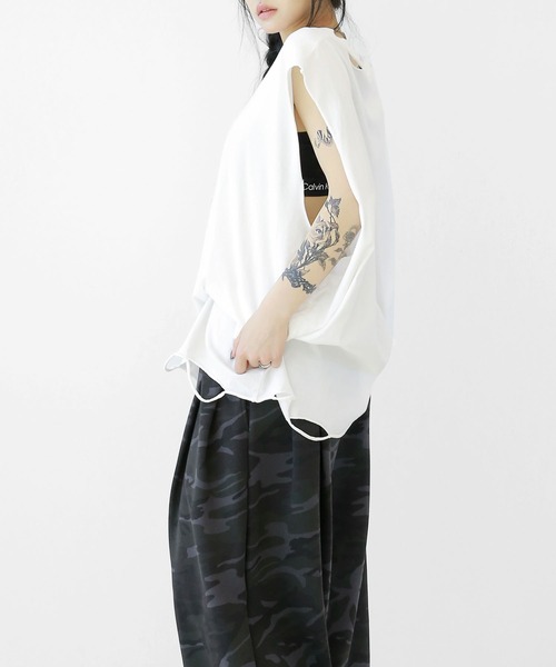 minsobi（ミンソビ）の「ダメージBIGノースリーブトップス  ユニセックス  ボクシーシルエット ノースリーブ（Tシャツ/カットソー・メンズ・アイボリー/ブラック・FREE）」の3枚目の写真