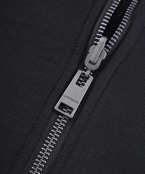 UNKNOWN LONDON(アンノウン・ロンドン)の「フーディー|BLACKxBLACK CROSS REVERSIBLE ZIP HOODIE|Unknown London(パーカー・メンズ・ブラック・XS/S/M/L/XL/XXL)」の14枚目の写真