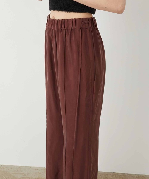 LA PEAU DE GEM（ラポドゥジェム）の「【LA PEAU DE GEM】cupra semi flare pants/キュプラセミフレアパンツ（その他パンツ・レディース・バーガンディー/ホワイト/ブラック・1/2）」の10枚目の写真