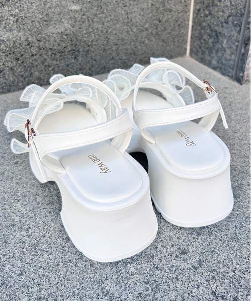 one wayザッカ（ワンウェイザッカ）の「チュールパールサンダル（サンダル・レディース・ホワイト/ブラック・SMALL/MEDIUM/LARGE）」の13枚目の写真