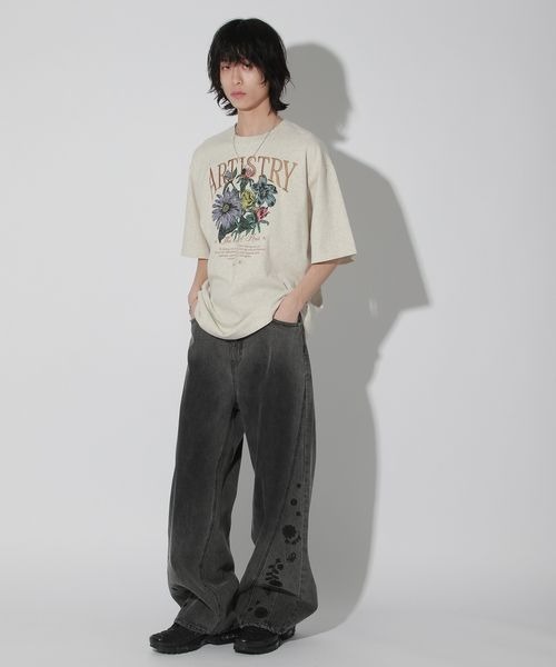 Anui（アニュイ）の「【UNISEX/2サイズ展開】ダークフラワーTシャツ（Tシャツ/カットソー・レディース・オートミール/ブラック・MEDIUM/LARGE）」の11枚目の写真