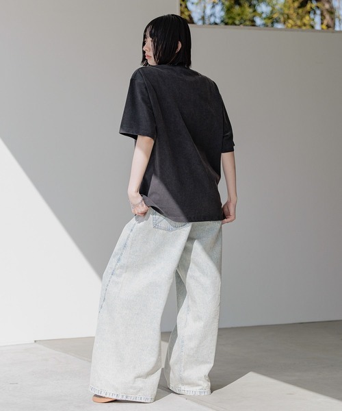 Anui（アニュイ）の「【UNISEX/2サイズ展開】ダークフラワーTシャツ（Tシャツ/カットソー・レディース・オートミール/ブラック・MEDIUM/LARGE）」の22枚目の写真