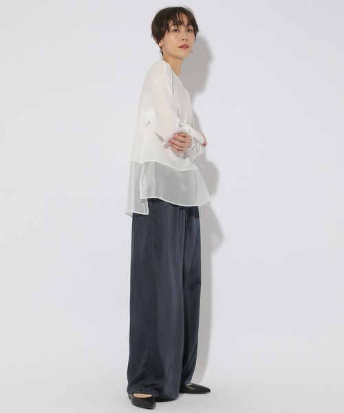 Elura（エルーラ）の「異素材ジョーゼットプルオーバー/323304（シャツ/ブラウス・レディース・ライトブルー/ホワイト/チャコールグレー・LARGE/MEDIUM）」の16枚目の写真